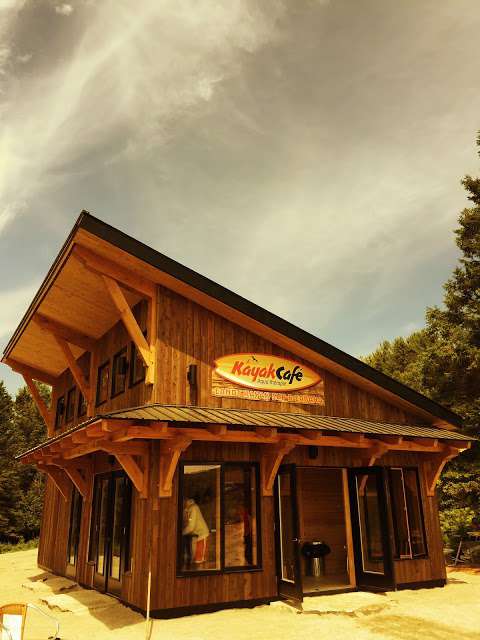 Kayak Café - Rafting and traditional lodging